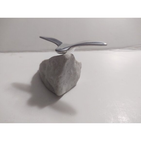 Hoselton Vintage Goose Sculpture Made in Canada Hand Crafted  3.5" x 4" x 2 1/2" - Picture 7 of 9